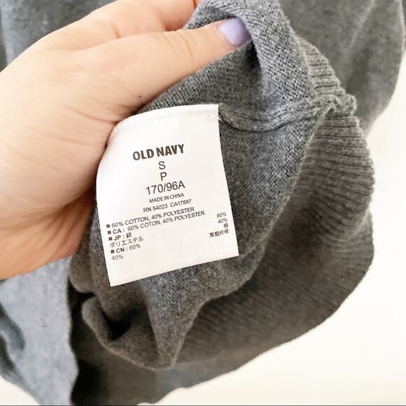 Old navy basic gray V-neck Sweater size Small - Picture 5 of 6